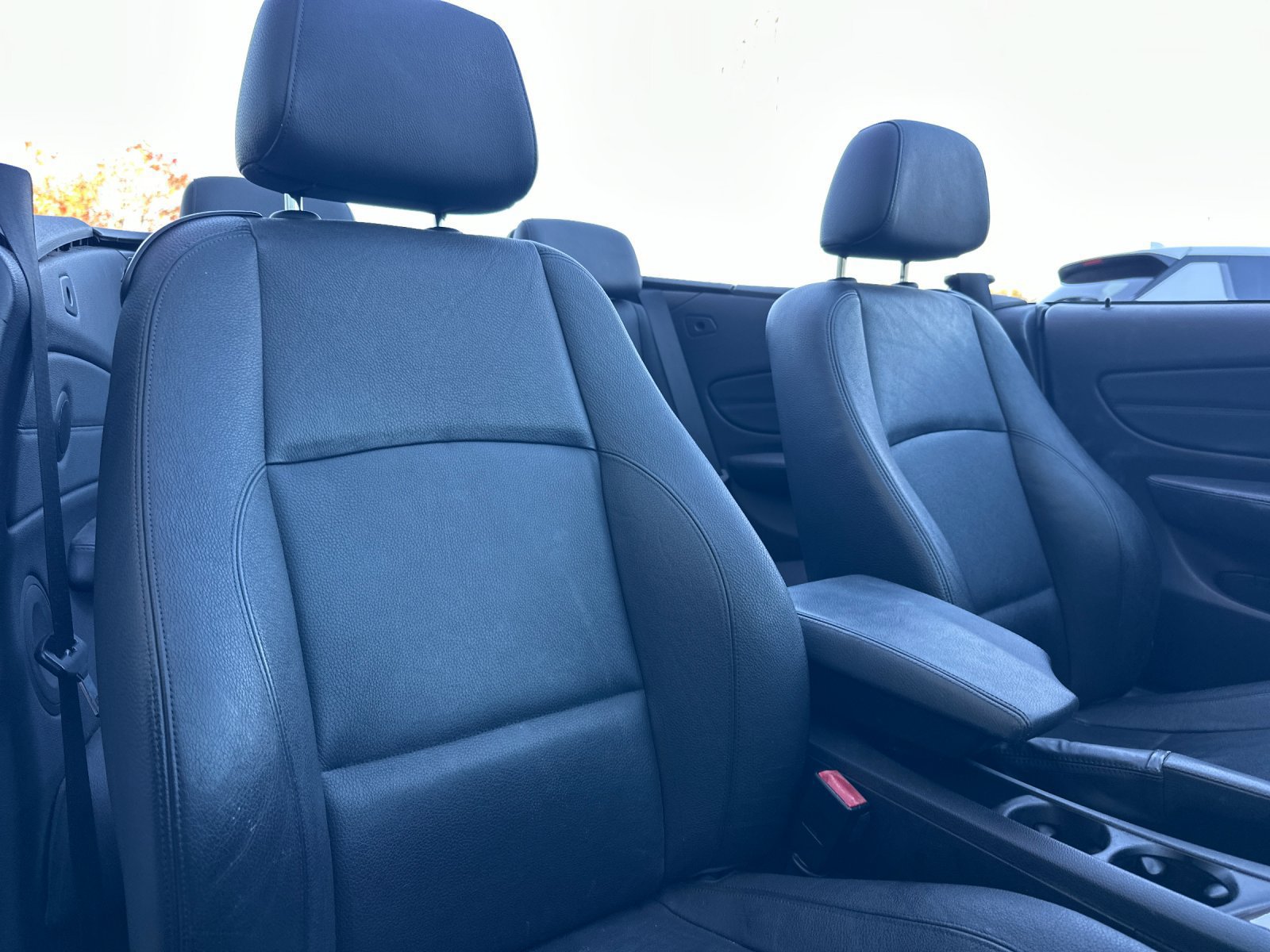 Used 2010 BMW 135i Convertible RWD image 16