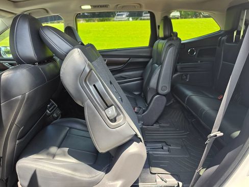 Used 2023 Subaru Ascent Touring AWD/4WD image 36
