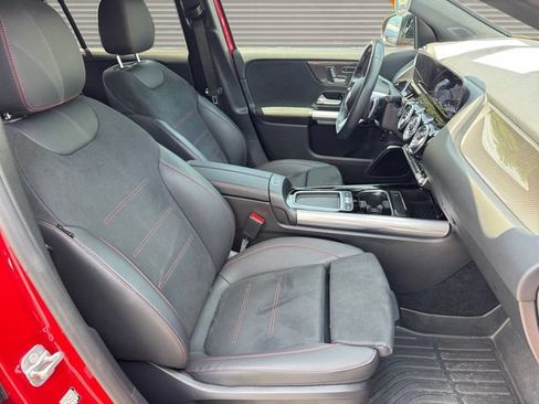 Used 2025 Mercedes-Benz GLA 250 4MATIC image 16