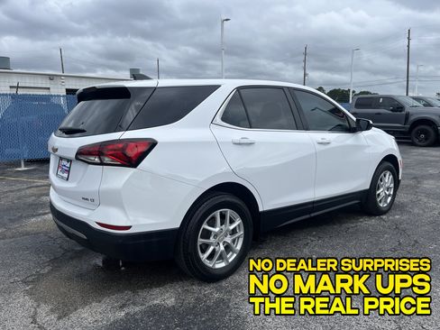 Used 2024 Chevrolet Equinox LT w/ Driver Convenience Package AWD/4WD image 2