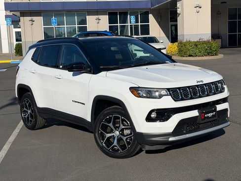 Used 2024 Jeep Compass Limited AWD/4WD image 2