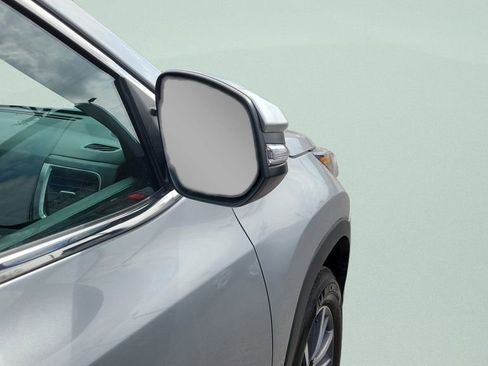 Used 2017 Toyota Highlander XLE image 11