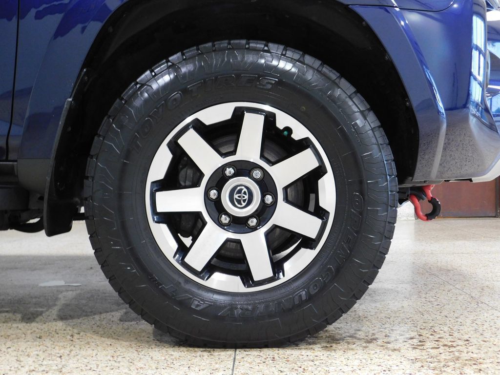 Used 2023 Toyota 4Runner TRD Off-Road Premium w/ Moonroof Package AWD/4WD image 71