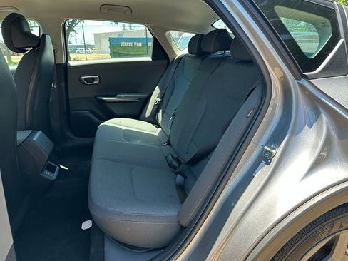 Used 2025 Kia K4 FWD image 9