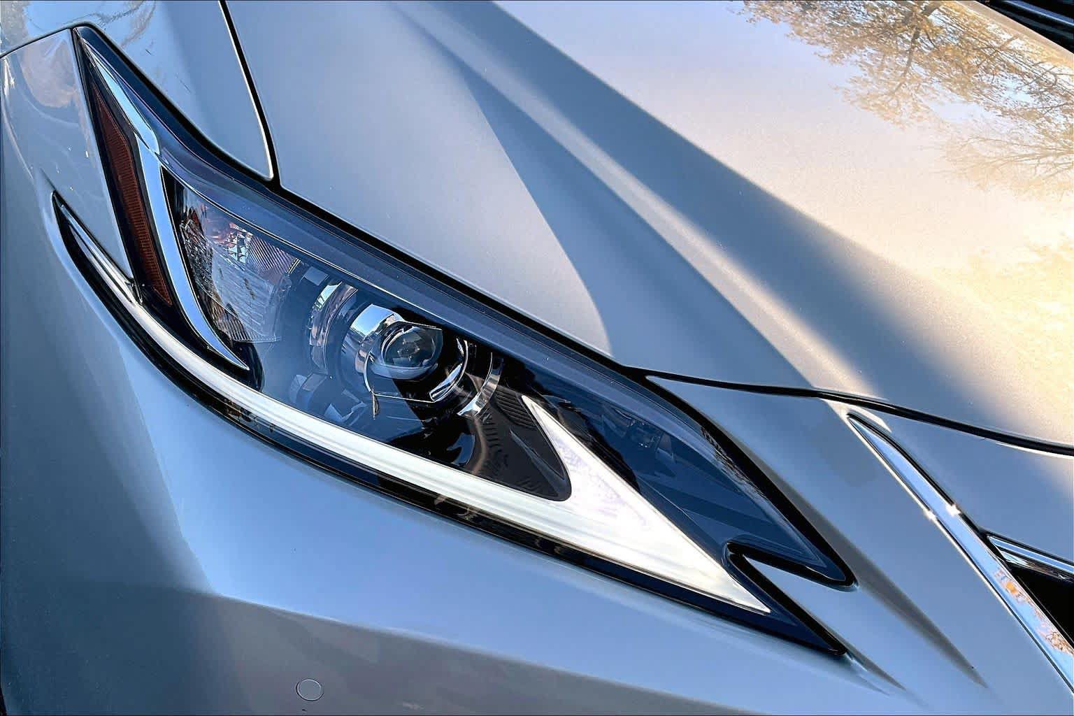 Used 2024 Lexus ES 350 w/ Premium Package FWD image 32