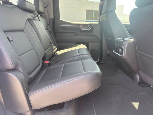 Used 2025 GMC Sierra 1500 SLT w/ SLT Premium Plus Package AWD/4WD image 39