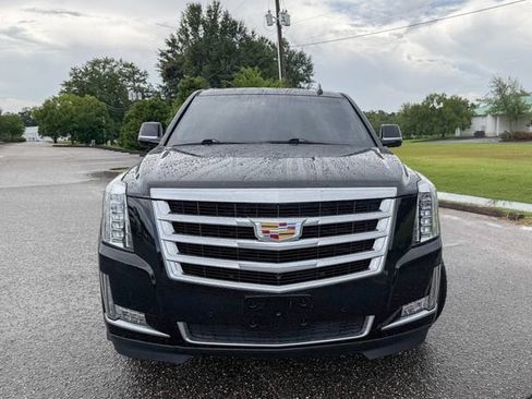 Used 2018 Cadillac Escalade Luxury RWD image 10