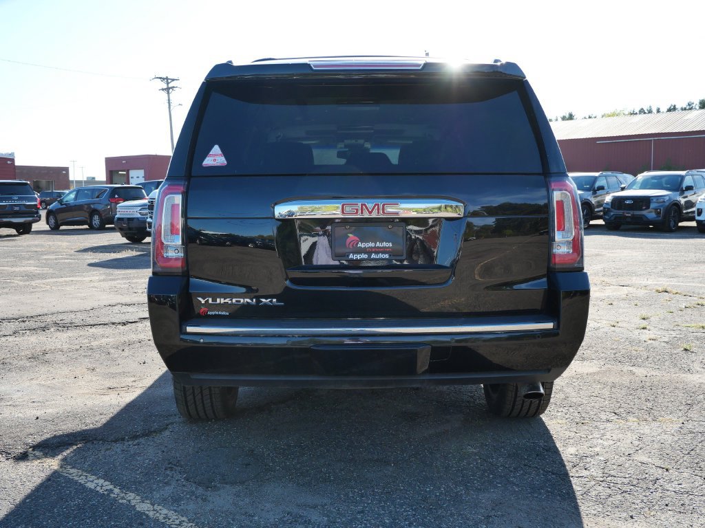Used 2018 GMC Yukon XL Denali w/ Denali Ultimate Package AWD/4WD image 5