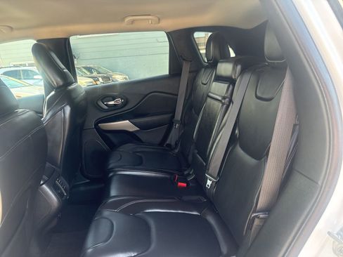 Used 2018 Jeep Cherokee Limited w/ High Altitude Package AWD/4WD image 12