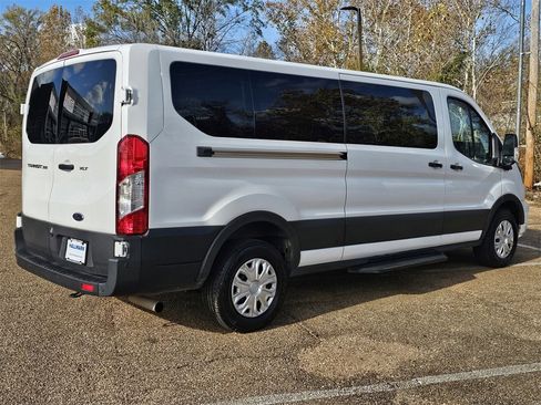 Used 2023 Ford Transit 350 XLT image 4