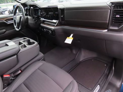 Used 2022 Chevrolet Silverado 1500 LT w/ Protection Package AWD/4WD image 40