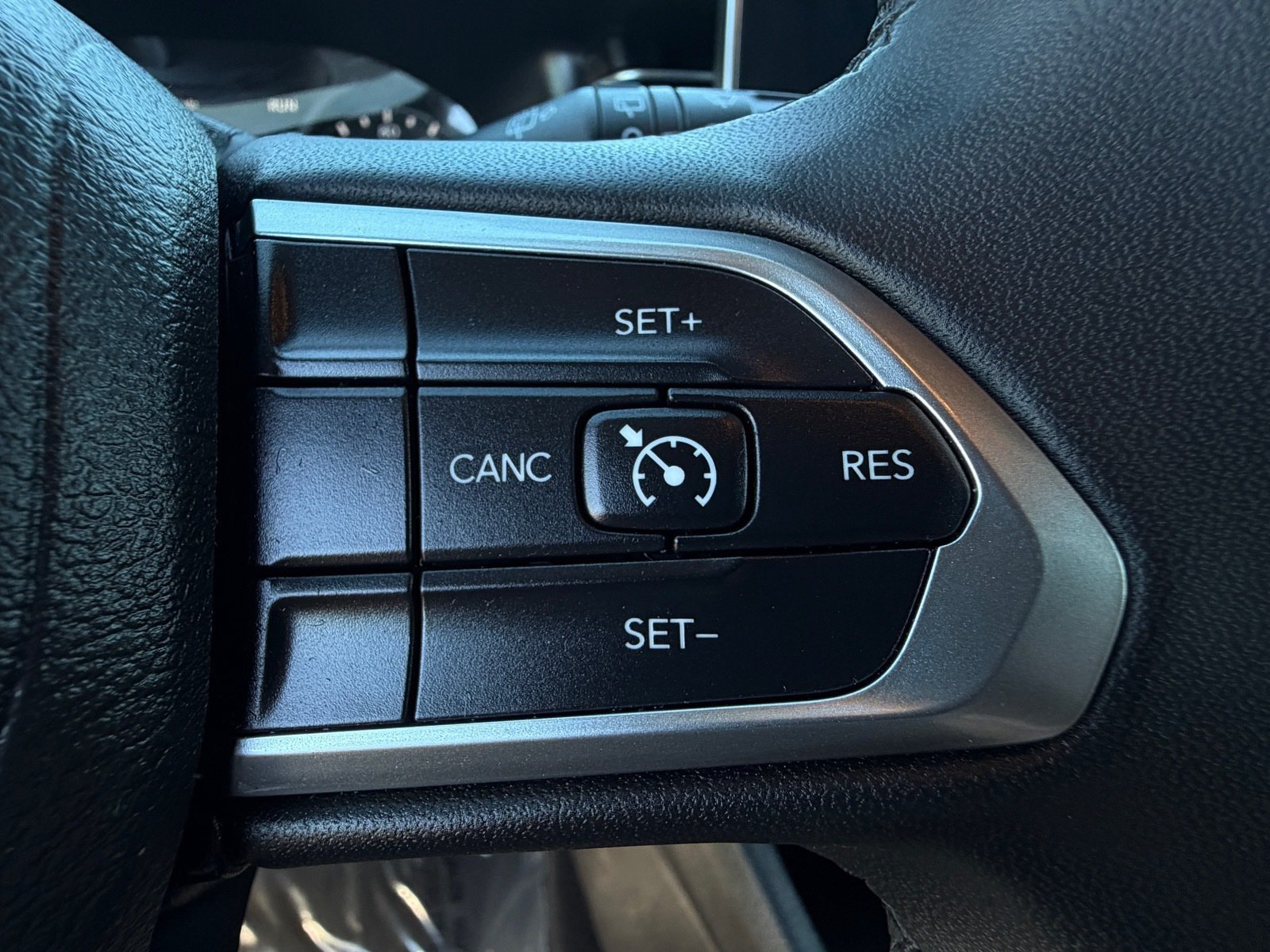 Used 2024 Jeep Compass Latitude AWD/4WD image 22