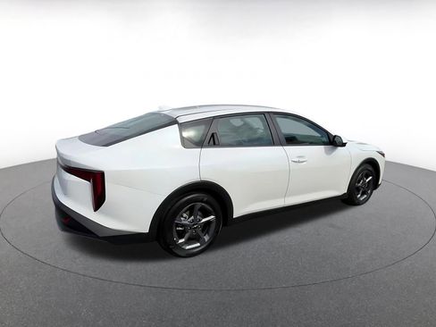 Used 2025 Kia K4 FWD image 15