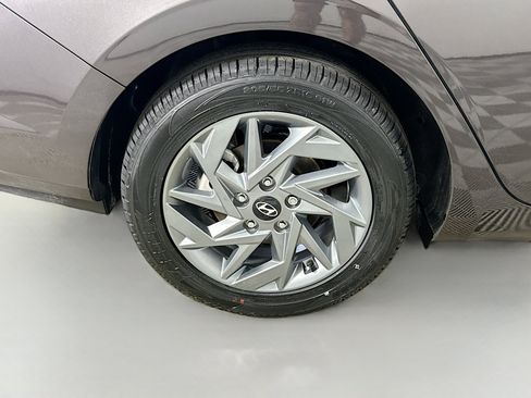 Used 2024 Hyundai Elantra SEL FWD image 33