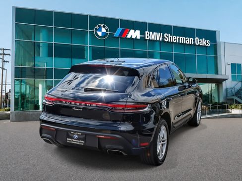 Used 2023 Porsche Macan AWD/4WD image 4
