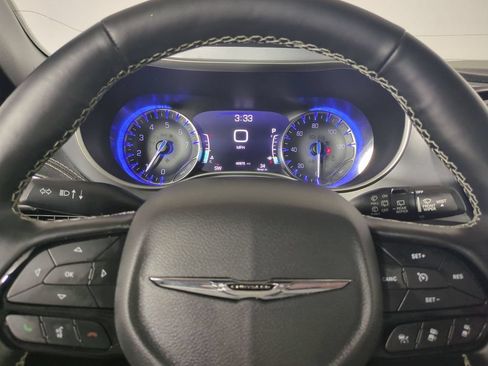 Used 2021 Chrysler Pacifica Touring-L w/ Uconnect Theater Family Group FWD image 36