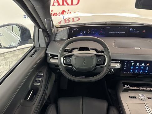 New 2025 Lincoln Navigator L Reserve w/ Jet Appearance Package image 10