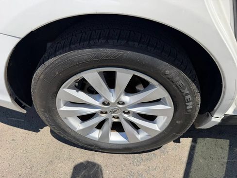 Used 2014 Toyota Venza XLE w/ XLE Premium Package FWD image 31