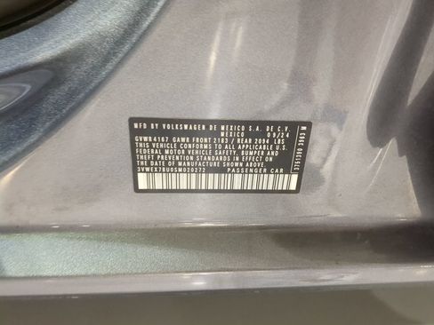 Used 2025 Volkswagen Jetta SE FWD image 17