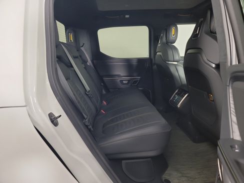 Used 2023 Rivian R1T Adventure AWD/4WD image 22