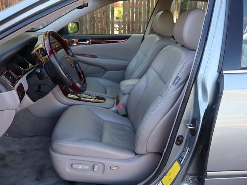 Used 2004 Lexus ES 330 FWD image 19