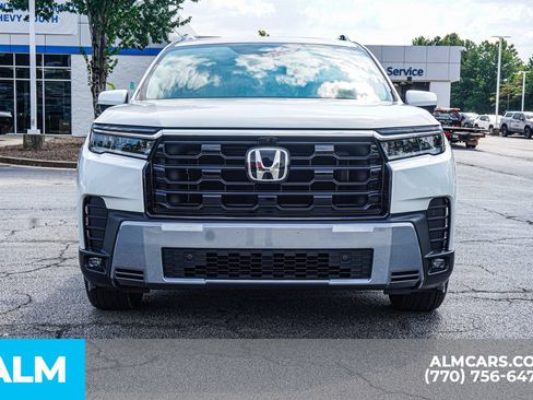 Used 2026 Honda Pilot Elite image 11