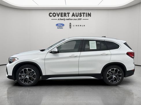 Used 2022 BMW X1 xDrive28i w/ Premium Package image 2