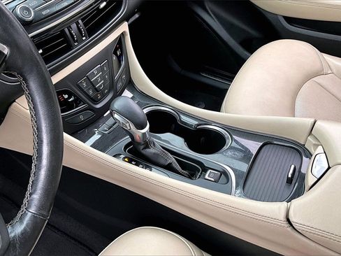 Used 2017 Buick Envision Essence image 12