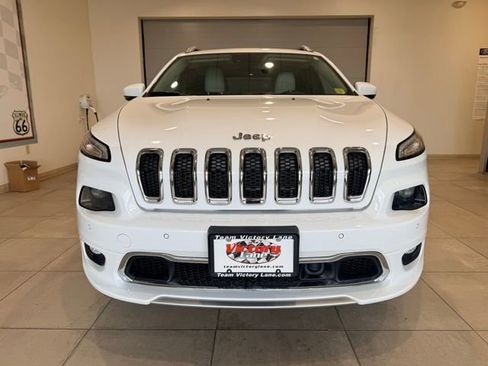 Used 2018 Jeep Cherokee Overland w/ Technology Group image 2