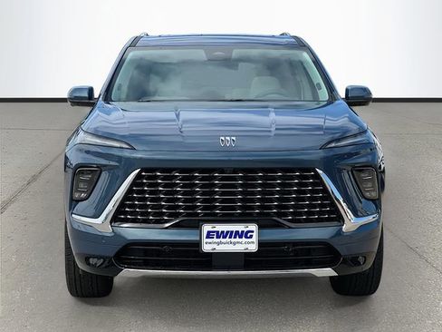 New 2026 Buick Enclave Avenir w/ Super Cruise Package image 2