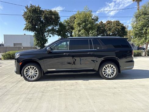 Used 2024 Cadillac Escalade ESV Premium Luxury image 6