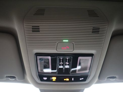 Used 2024 Volkswagen Atlas SEL Premium R-Line image 27