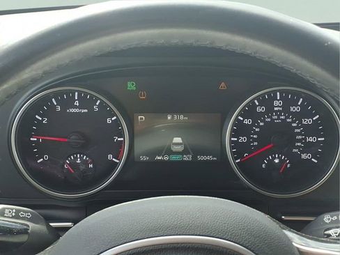 Used 2024 Kia Carnival LX image 13