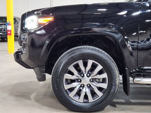 Used 2023 Toyota Tacoma Limited image 5