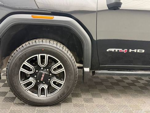Used 2023 GMC Sierra 2500 AT4 w/ AT4 Premium Plus Package AWD/4WD image 10