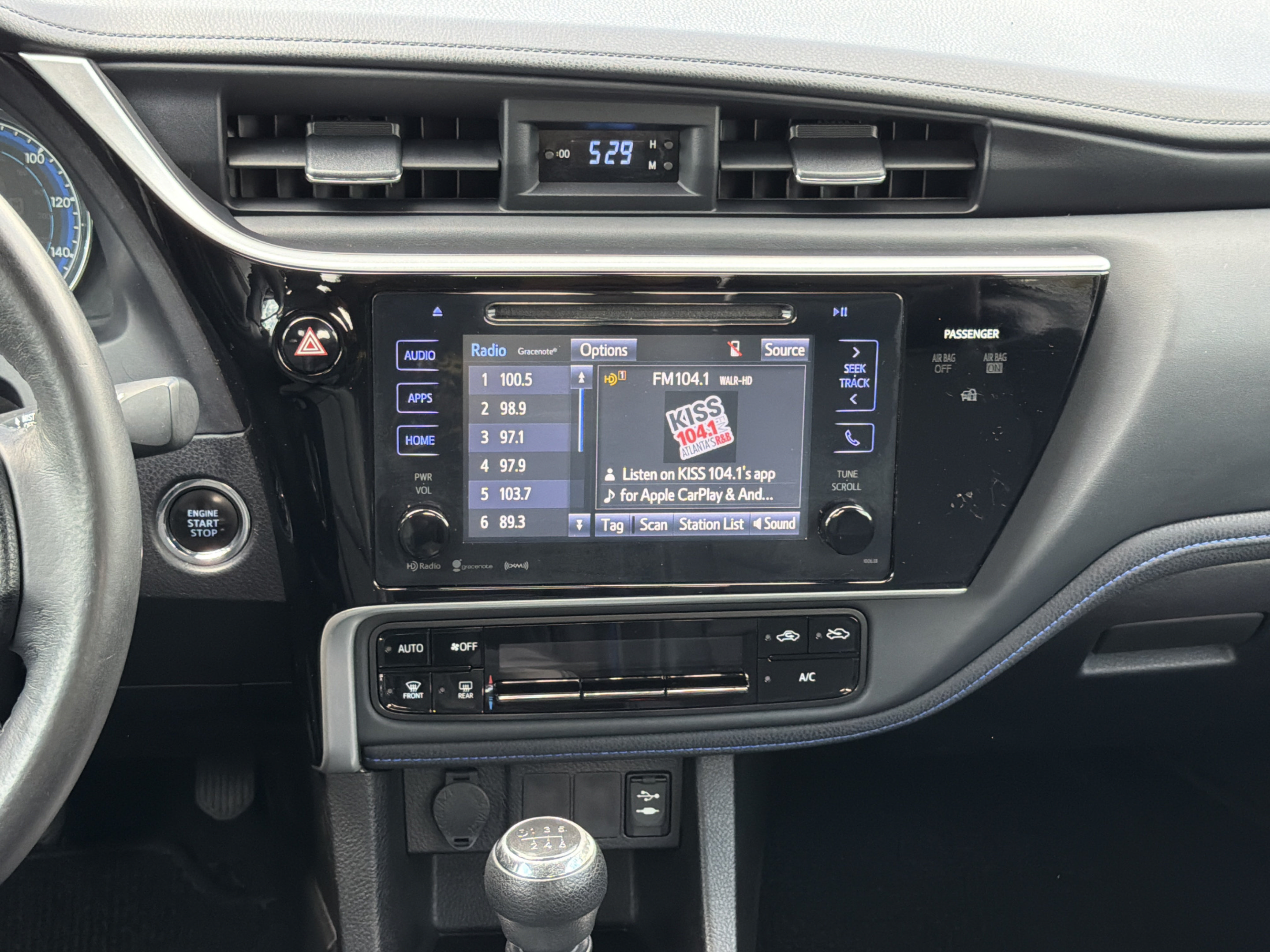 Used 2017 Toyota Corolla SE FWD image 8