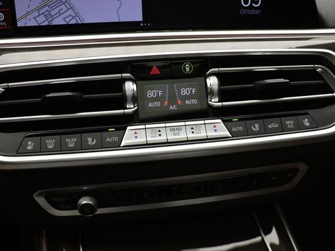 Used 2022 BMW X5 M50i w/ Executive Package image 26