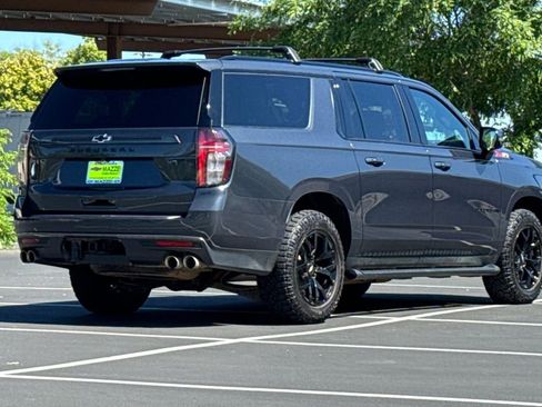Used 2022 Chevrolet Suburban Z71 w/ Off-Road Capability Package image 10