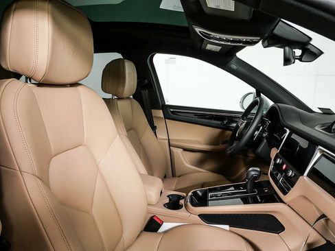 New 2026 Porsche Macan image 25