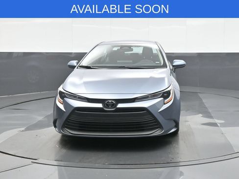 Used 2025 Toyota Corolla LE FWD image 2