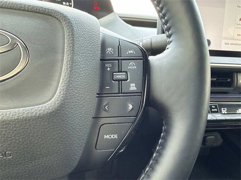 Used 2023 Toyota Prius XLE image 27
