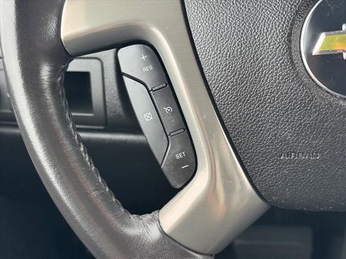 Used 2011 Chevrolet Avalanche LT RWD image 17