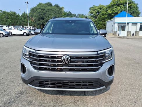 Used 2025 Volkswagen Atlas SE FWD image 9