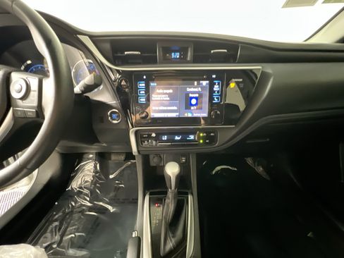 Used 2017 Toyota Corolla SE w/ SE Premium Package FWD image 25