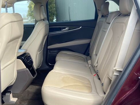 Used 2022 Lincoln Nautilus Reserve image 12