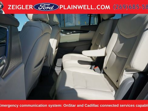 Used 2023 Cadillac XT6 Premium Luxury w/ Technology Package AWD/4WD image 12