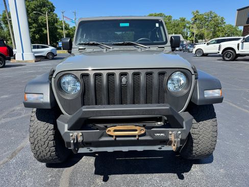 Used 2018 Jeep Wrangler Sport AWD/4WD image 2