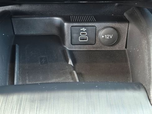 Used 2025 Ford Escape Platinum image 29