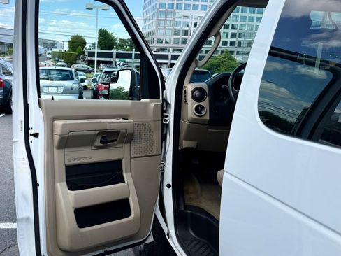Used 2012 Ford E-350 and Econoline 350 XLT RWD image 9