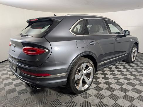 Used 2022 Bentley Bentayga AWD/4WD image 7